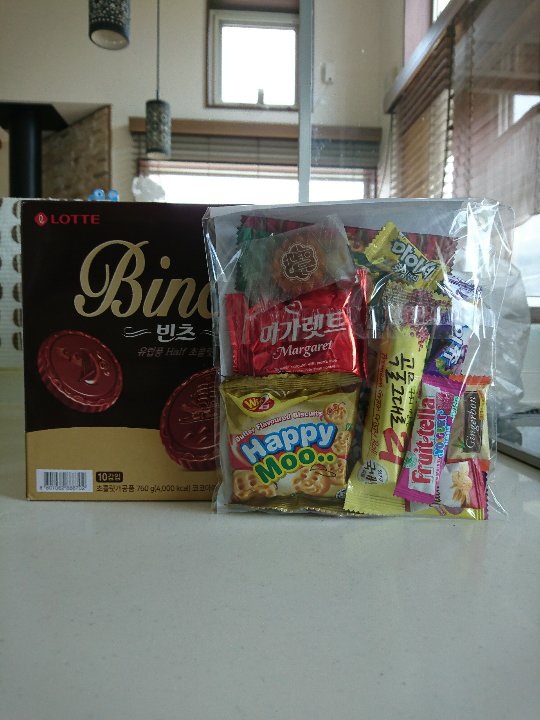 Qoo10] ロッテ 韓国のステディーセラーのお菓子 ビンツ