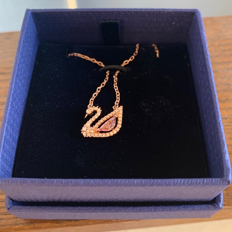 Qoo10] SWAROVSKI正規品韓国ドラマ女神降 : 腕時計・アクセサリー