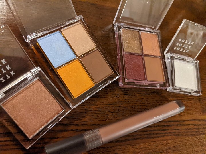 AUBE パウダーアイシャドウ Qoo10] AZTK 4色アイシャドウ 7.2g