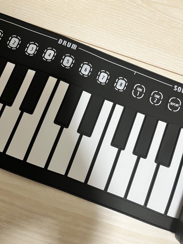 Qoo10] 超薄型軽量 49鍵盤 電子ピアノ ハンド : 楽器