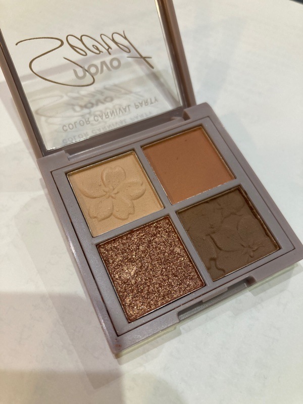 Qoo10] INSで話題沸騰 アイシャドウ 四色 ア