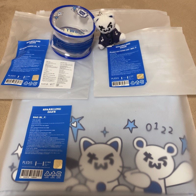 TWS ぬいぐるみ SPARKLING DAYS PLUSH DOLL カード TWS SPARKLING DAYS THE AZIT CAT ネコ ぬいぐるみ - メルカリ