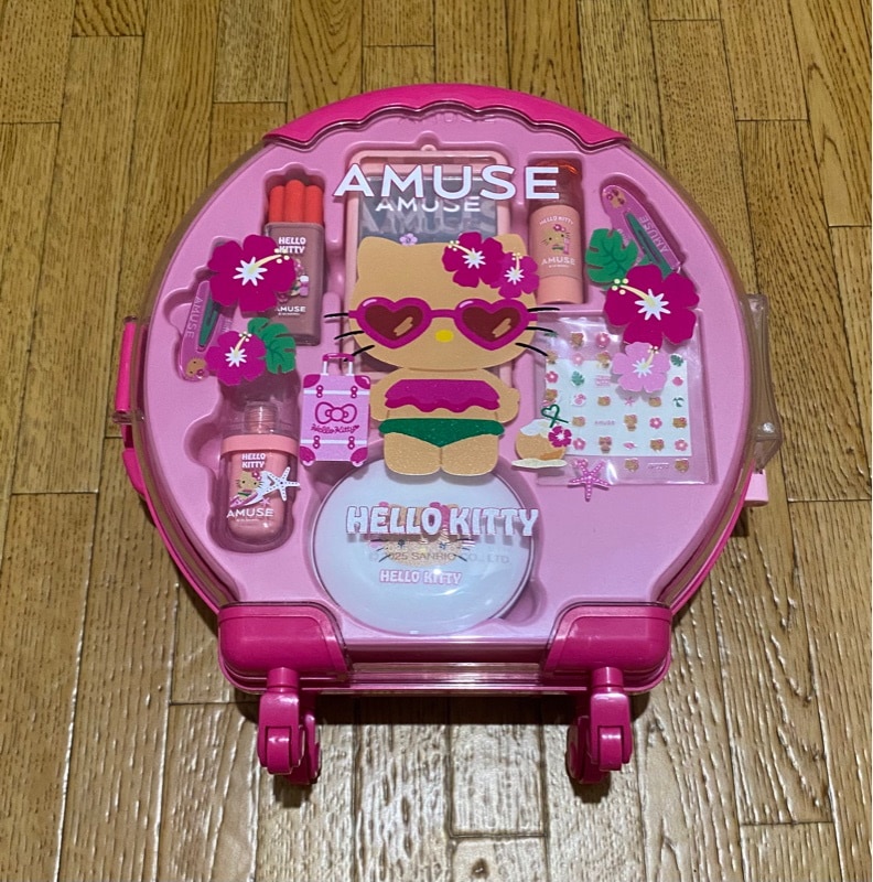 【新品未使用】AMUSE 日焼けキティラージキャリー　Warm tone アミューズ×日焼けハローキティ】イエベ向け限定コスメを