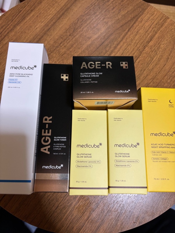 新品未開封 メディキューブMEDICUBE
AGE-R スキンブースターショット Medicubeメディキューブ TXAナイアシンアミド15セラム 30ml