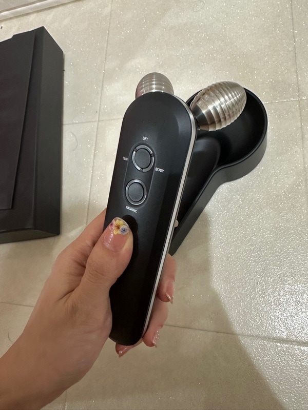 Qoo10] ODELOI オドロイ チタンショット 中周波 美顔器