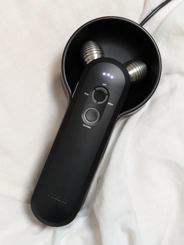 Qoo10] ODELOI オドロイ チタンショット 中周波 美顔器