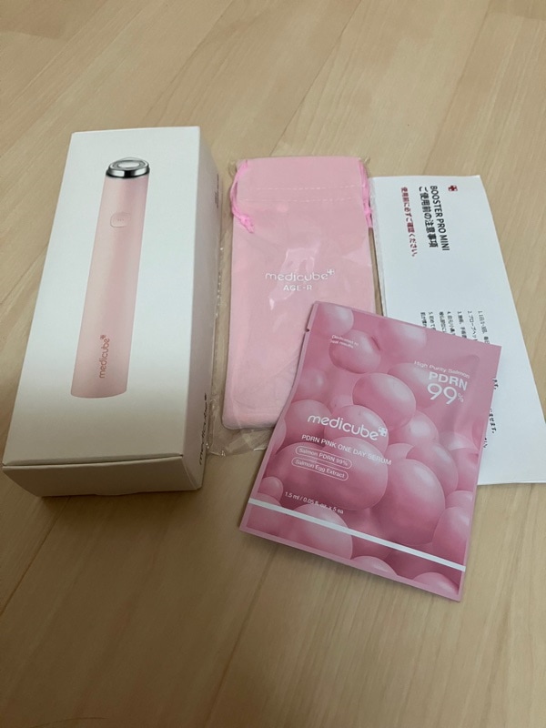 medicube ブースタープロミニホワイト　専用ポーチ、アンプル、おまけ４点付 楽天市場】☆P10倍＋期間限定ギフト☆【公式正品】AGE-R