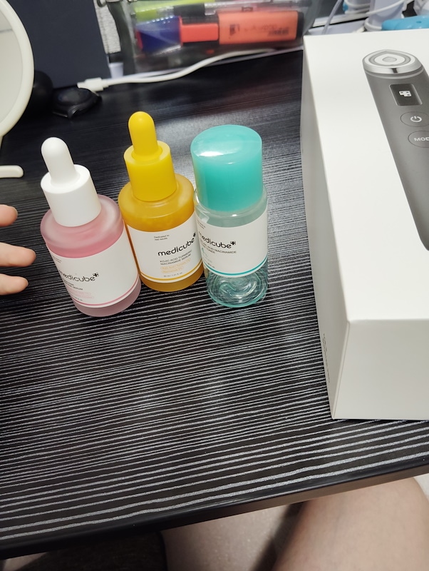 Qoo10] メディキューブ 【ひかるコラボ】 AGE-Rブースタープ