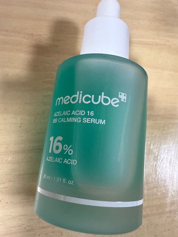 新品未開封　メディキューブ　アゼライン酸16BBカーミングセラム Qoo10] メディキューブ 【公式正品】 アゼライン酸16BBカーミ