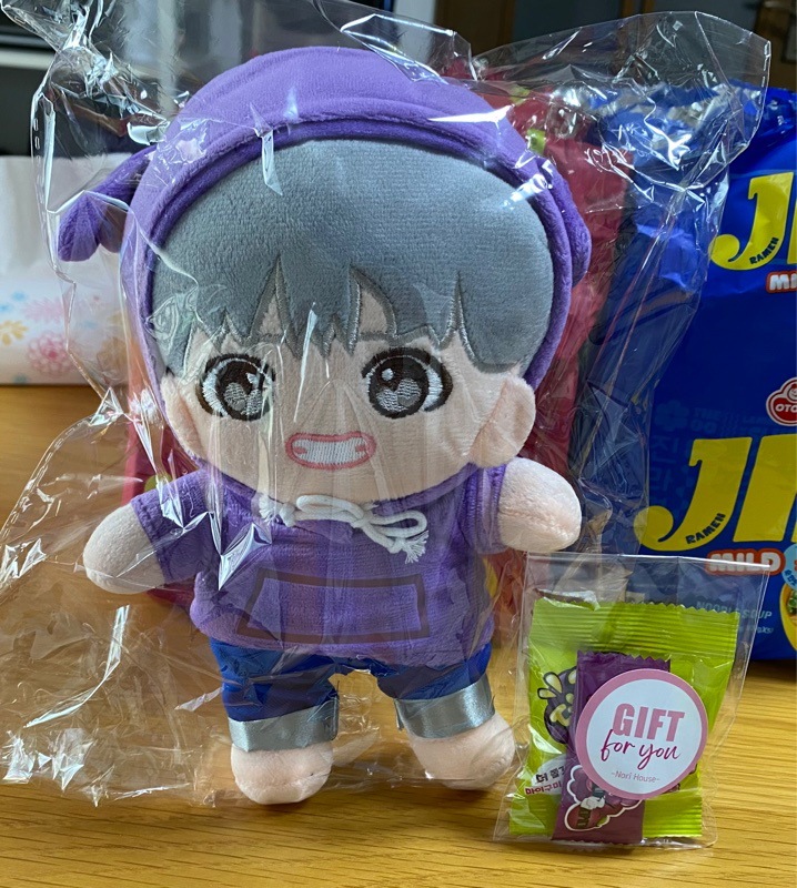 Qoo10] 20cm K-pop ぬいぐるみ アイド : KPOP