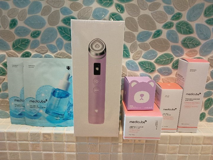 Qoo10] メディキューブ 【ひかるコラボ】 AGE-Rブースタープ