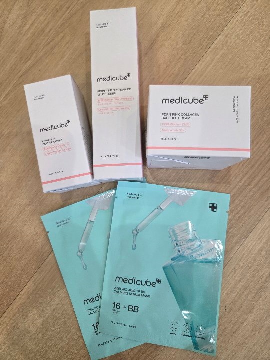 Qoo10] メディキューブ 【ひかるコラボ】 AGE-Rブースタープ