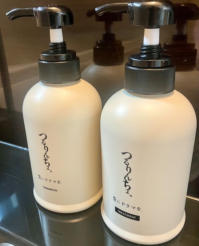Qoo10] 髪にドラマを 【選べるタイプ】 つるりんちょ シャンプ